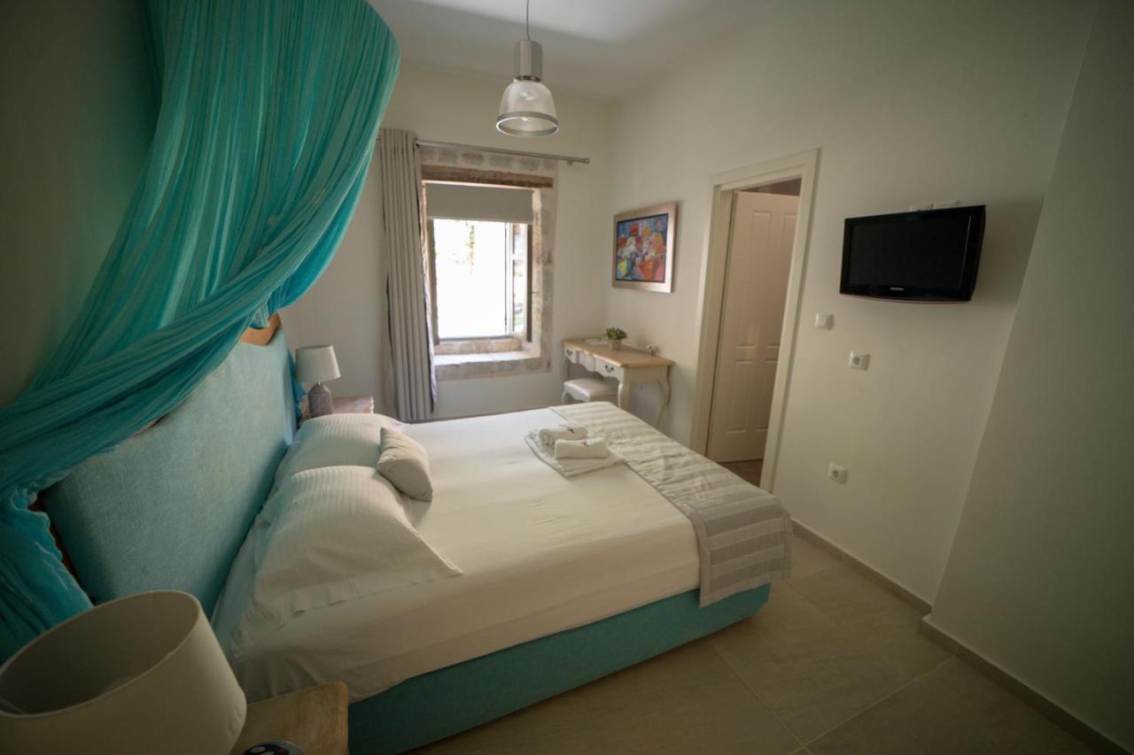 Alicelia Boutique Inn Vathy  Bagian luar foto