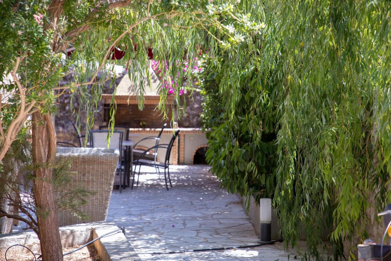 Alicelia Boutique Inn Vathy  Bagian luar foto