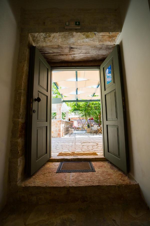 Alicelia Boutique Inn Vathy  Bagian luar foto